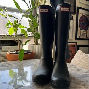 Tall Black Hunter Rain Boots with Buckle - US 7
